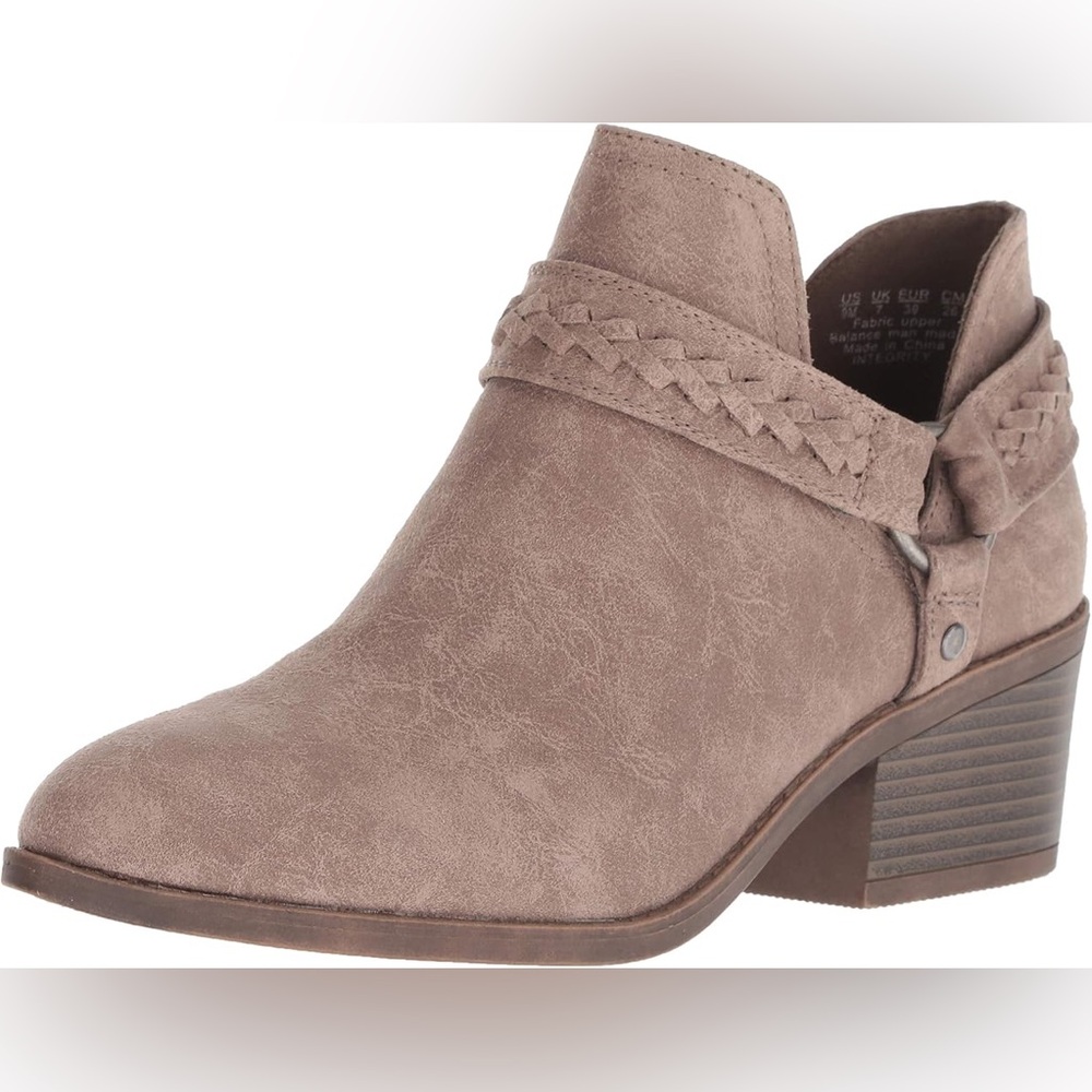 FERGALICIOUS Tan Ankle Booties - Picture 12 of 13